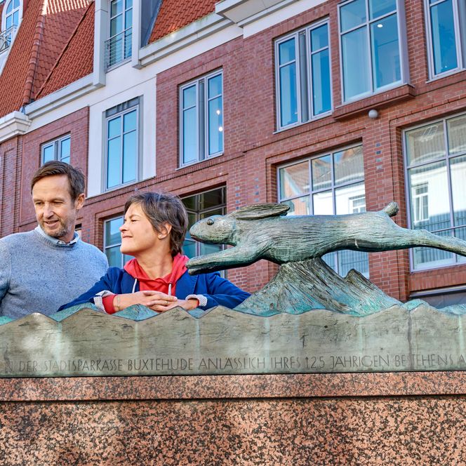 Has und Igel Brunnen in der Hansestadt Buxtehude
